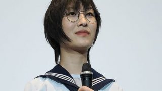 【画像】新しい学校のリーダーズの眼鏡美人、プライベートのスッピンを激写されてしまう