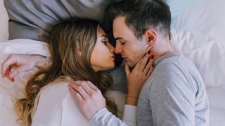 彼女「膣の穴舐めろ」ワイ「ｳﾞｫｴｯ……(キスのとき口のなかにマン汁流し込んで道連れにしたる！)」