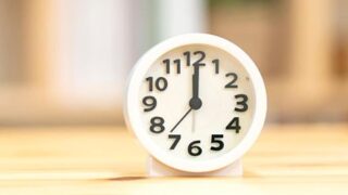 【悲報】昭和世代さん、「1時間弱」は1時間に満たない、「1時間強」は1時間＋αだと思ってる😭