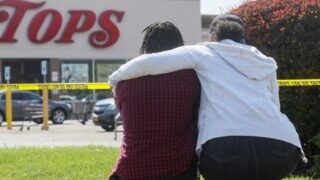【動画配信】米国チー牛、スーパーでアサルトライフル乱射事件【閲覧注意】