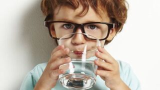 ◉★『水と食塩水があります。味を見ずに見分ける方法を挙げなさい』